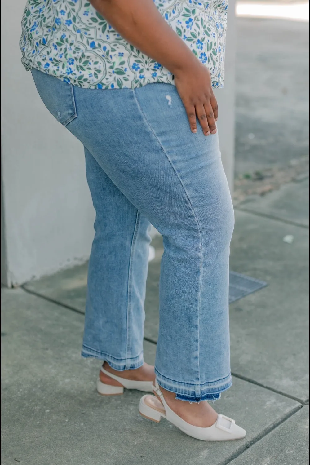 Light Wash Mid-Rise Straight Leg Jean (0-22)