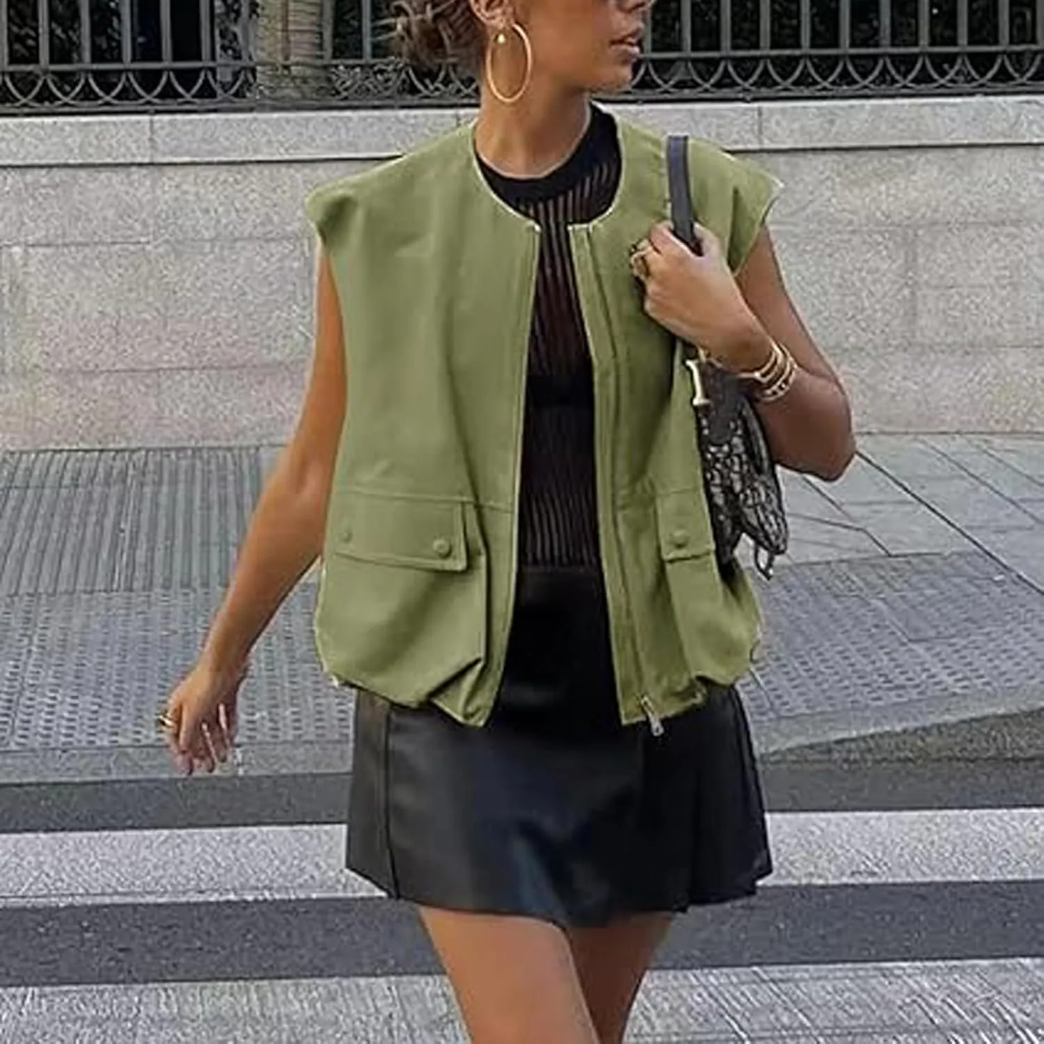 Women Cargo Vest Oversize Cropped Sleeveless Jacket Lightweight Ruffle Ruched Fashion Tops Summer Casual Zip Up Outfit