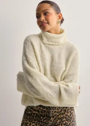 Women's Plain Knitted Sweater,Cream